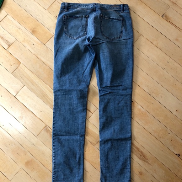 Faded Blue Jeans - Picture 4 of 5